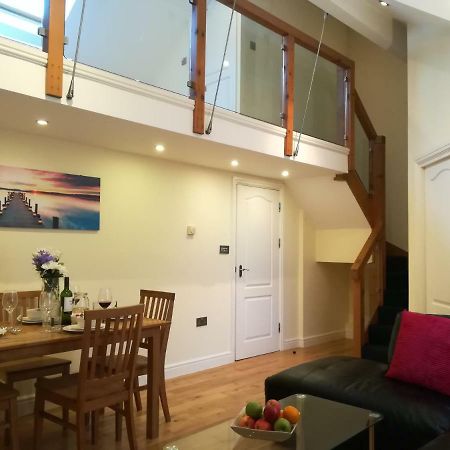 Modern, 2 Bedroom Apartment With Sofa Bed, Uplands, スウォンジー エクステリア 写真